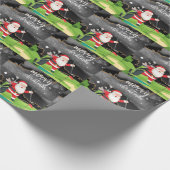 ゴルフのサンタクロースはゴルファーのためにクリスマスをゴルフしている ラッピングペーパー (角)