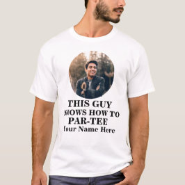 ゴルフのボールの形の写真の男はパーの手を知っている Tシャツ