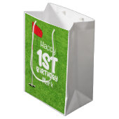 ゴルフの第1の誕生日と緑のゴルフフラグ ミディアムペーパーバッグ (正面アングル)