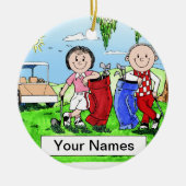 ゴルフをするカップル-パーソナライズな漫画のギフト セラミックオーナメント (正面)