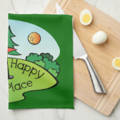 ゴルフをするゴルフコースの穴の幸せな場所 キッチンタオル (四つ折り)