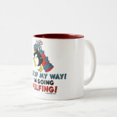 ゴルフをするペンギン ツートーンマグカップ (正面右)