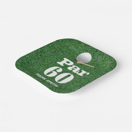 ゴルファーのためのグリーン上のボールとゴルフ60誕生日 ペーパープレート (傾斜あり)