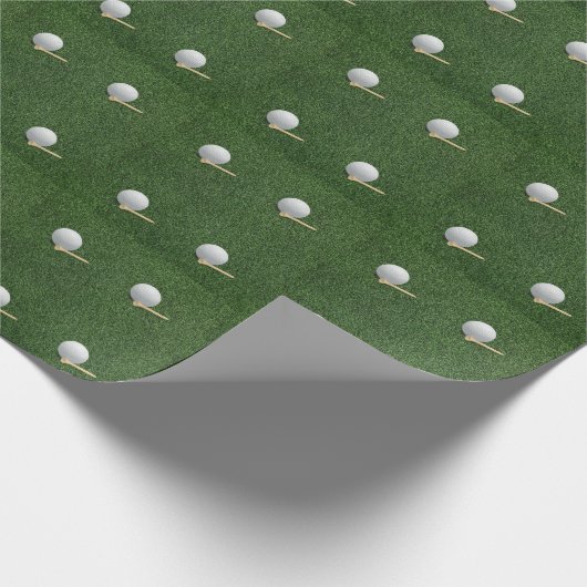 ゴルファーのゴルフコースのグリーングラス上のゴルフボール ラッピングペーパー (角)