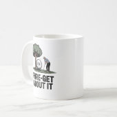 ゴルファーへの楽しいゴルフギフト - 「気にしないで」マグカップ コーヒーマグカップ (正面左)