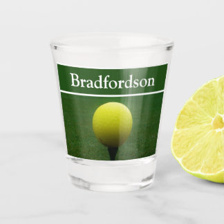 ゴルファー名イエローゴルフボールゴルフコースグリーン ショットグラス