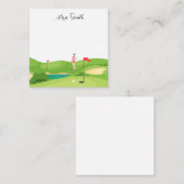 ゴルファー女性はゴルフ場で緑の草の上にいる ノートカード (正面/裏面)