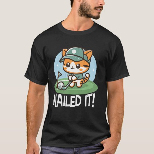 ゴルファー猫。ナイスショット! Tシャツ (正面)