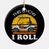 ゴルフカートのゴルファ転がーはこんなふおもしろいうに！  セラミックオーナメント (裏面)