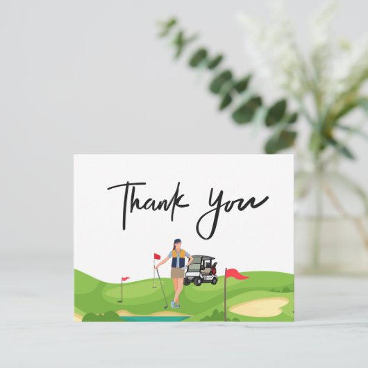 ゴルフカートを緑に乗せたゴルフ女性サンキューカード ポストカード (スタンド正面)