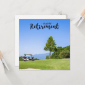 ゴルフカートを緑の草に乗せて退職 カード (正面/裏面インサイチュ)