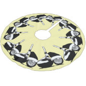 ゴルフクラブとボールサンタハットクリスマス ブラッシュドポリエステルツリースカート (アングル)