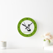 ゴルフクラブとボールブラック·グリーン·カスタム ラウンド壁時計 (ホーム)