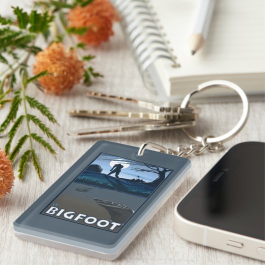 ゴルフコースによる大きい足の歩く キーホルダー (正面右)