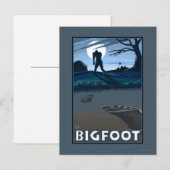 ゴルフコースによる大きい足の歩く ポストカード (正面/裏面)