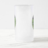 ゴルフパットによって曇らされるビールのジョッキ フロストグラスビールジョッキ (中央)