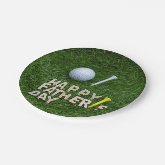 ゴルフボールとティーで父の日を祝うゴルフ ペーパープレート (アングル)