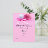 ゴルフボールとピンクのバラを持つゴルフブライダルシャワー ポストカード (スタンド正面)