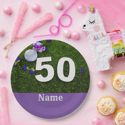 ゴルフボールと花を持つゴルファーのための第50誕生日 ペーパープレート (パーティー)