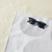 ゴルフボールテクスチャー&クラブイニシャルモノグラム ビーチタオル (インサイチュ)