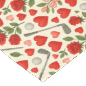 ゴルフボール及びレッドローズ赤いハートゴルフ好きゴルファー テーブルクロス (アングル)