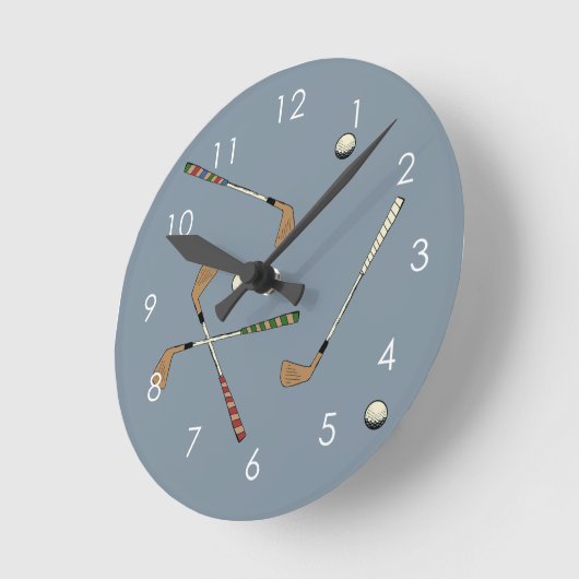 ゴルフモダンゴルファーのクラブボールパターンブルー ラウンド壁時計 (傾斜)