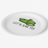 ゴルフレッツパー緑の白にゴルフフラッグとティー ペーパープレート (アングル)