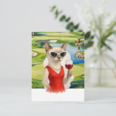 ゴルフ場でワインを飲んでいる猫 ポストカード (スタンド正面)