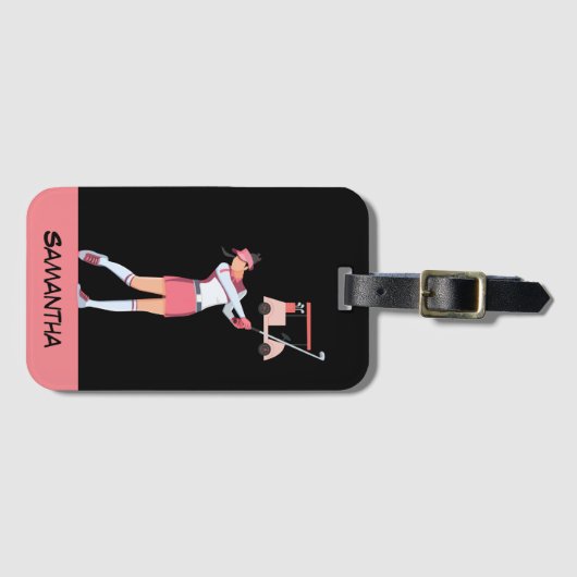 ゴルフ女性はピンク色で名前を付けてゴルフをしている   ラゲッジタグ (正面横)