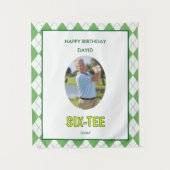 ゴルフ好きな60歳の誕生日お祝いに Funny Six-tee Golf タペストリー (正面)