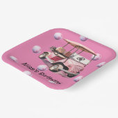 ゴルフ用のピンク色のボールが付いたゴルフカート ペーパープレート (傾斜あり)