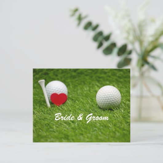 ゴルフ結婚の新郎新婦は愛情を込めてティーオフ ポストカード (スタンド正面)