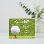 ゴルフ緑の草の上にゴルフボールと日付を保存 ポストカード (スタンド正面)