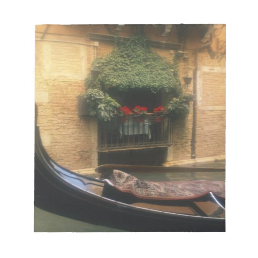 ゴンドラとレストラン，ヴェネツィア，ヴェネト，イタリア ノートパッド (正面)