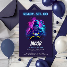 ゴーカーティンゴーカートのレーシングカーボーイバースデーパーティー 招待状