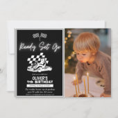 ゴーカート、レーシングカーの少年の誕生日 招待状 (正面)