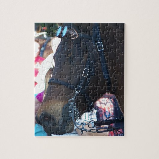 ゴーグルを付けたダークブラウンのアラビア馬 ジグソーパズル (縦)