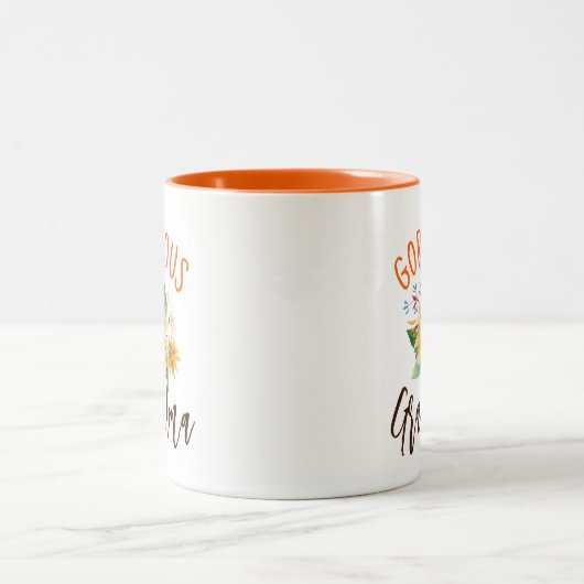 ゴージャスおばあちゃんフローラひまわりパーソナライズされた ツートーンマグカップ (中央)