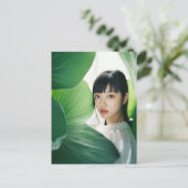 ゴージャスなアジア人女性 ポストカード (スタンド正面)