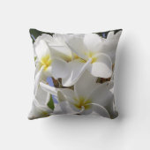 ゴージャスなハワイアンプルメリアフラワーズ装飾用クッション クッション (裏面)