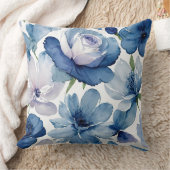 ゴージャスな青と白のフローラ クッション (ブランケット)