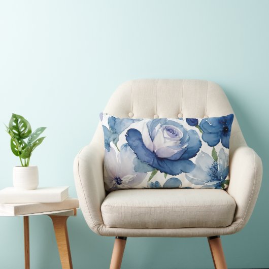 ゴージャスな青と白のフローラ ランバークッション (椅子)