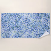 ゴージャス青いアジサイ – フローラルパターン ビーチタオル (正面)