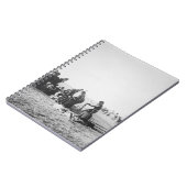 ゴーストダンス、サウスダコタ1890年(b/wの写真) ノートブック (左側)