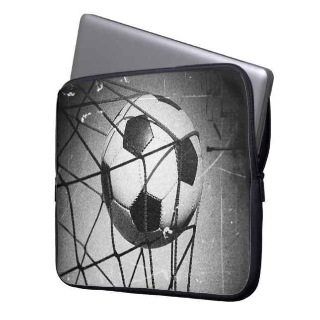 ゴールのクールなヴィンテージのグランジなフットボール ラップトップスリーブ (正面左)