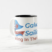 ゴールウェイシティセーリングクラブ – ロゴ無地の ツートーンマグカップ (正面左)