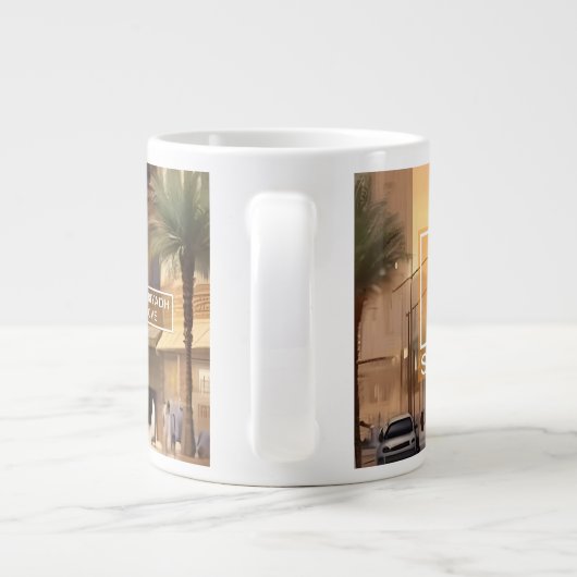 ゴールデンアワーアルオラヤディストリクトリヤド – グランデマグ ジャンボコーヒーマグカップ (裏面)