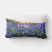 ゴールデンアワーパーソナライズされたブルーベル – Mother's Day ランバークッション (裏面)