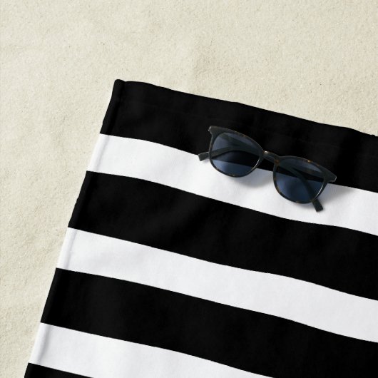 ゴールデンエレガントハートブラックストライプたった今結婚しました ビーチタオル (インサイチュ)