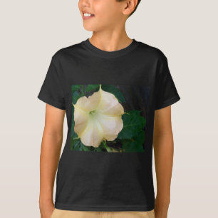 ゴールデンエンジェルスのトランペットの花をクローズアップ Tシャツ